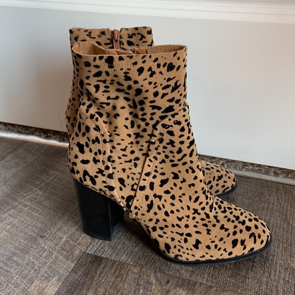 Gibson Latimer Lessonii Leopard Suede Block‎ Heel Boots - Picture 1 of 11